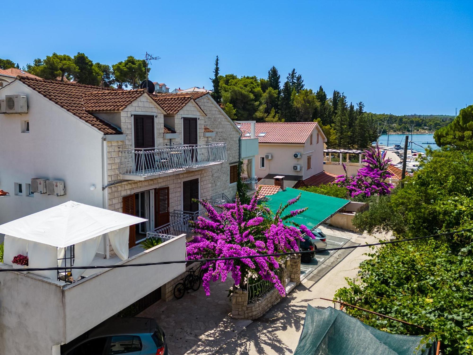 Rooms Anna Milna  Εξωτερικό φωτογραφία