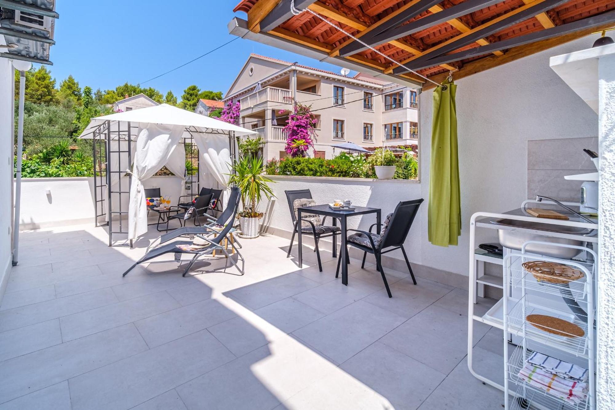 Rooms Anna Milna  Εξωτερικό φωτογραφία