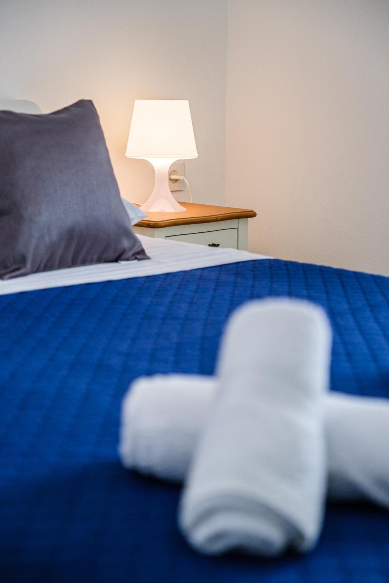 Rooms Anna Milna  Εξωτερικό φωτογραφία